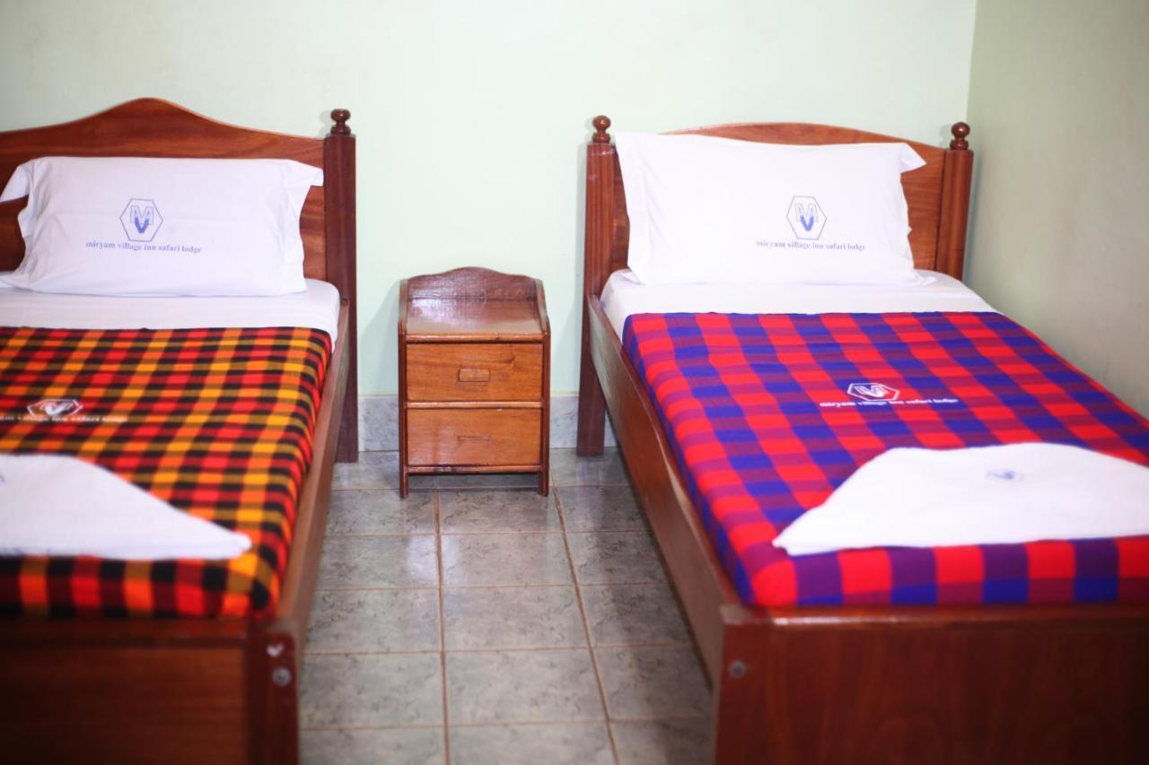 Miryams Village Inn Safari Lodge Sultan Hamud ภายนอก รูปภาพ