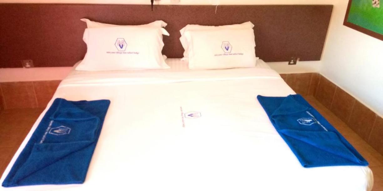 Miryams Village Inn Safari Lodge Sultan Hamud ภายนอก รูปภาพ